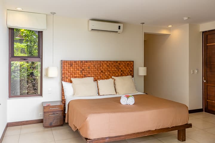 #10 Deluxe Two-Bedroom Premium Suite – Full Ocean View