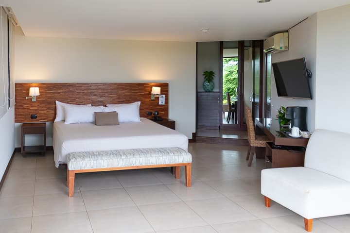 #12 King Deluxe Room